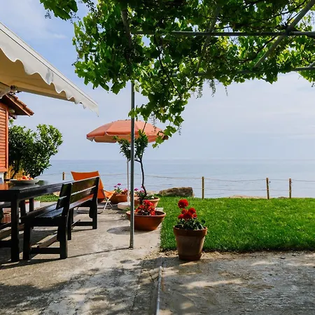 Akrogiali Beachfront House Feriehus Nea Skioni