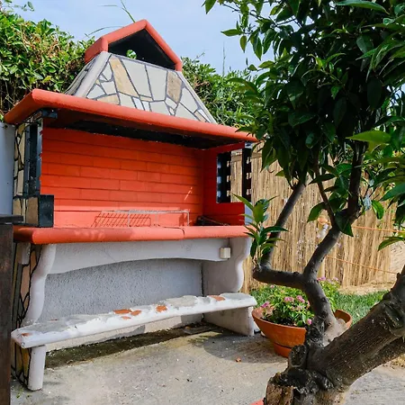 Akrogiali Beachfront House *