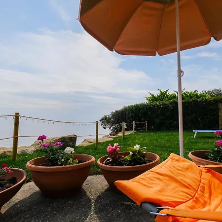 Akrogiali Beachfront House Nea Skioni