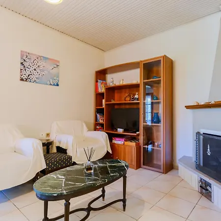 Akrogiali Beachfront House *