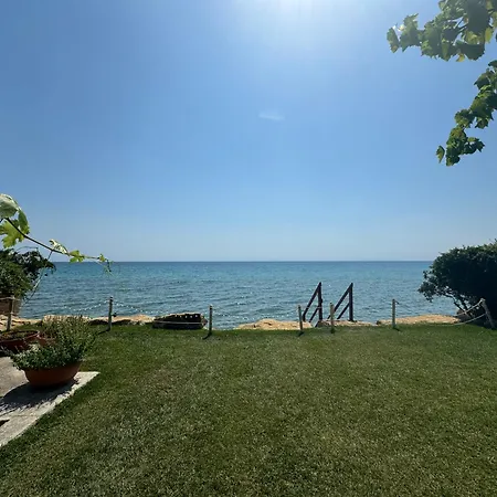 Akrogiali Beachfront House Holiday home *