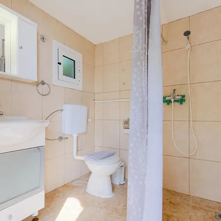 Akrogiali Beachfront House *