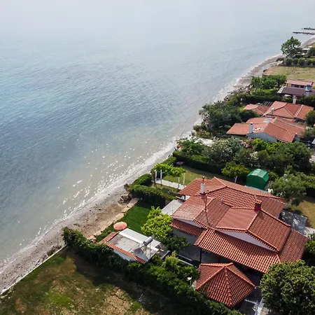 펜션 Akrogiali Beachfront House *