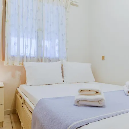 펜션 Akrogiali Beachfront House *
