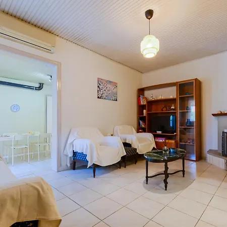펜션 Akrogiali Beachfront House *
